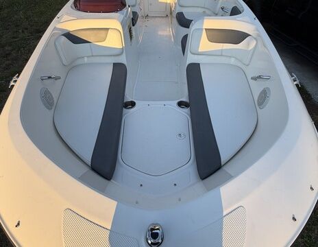 Sunny Escape — 18ft Bayliner Element