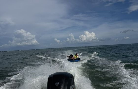 Sunny Escape — 18ft Bayliner Element