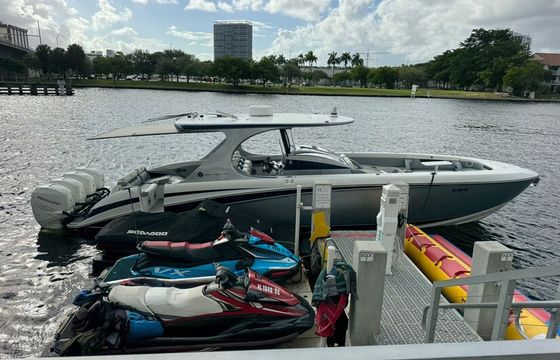 Mystic 4200 – Luxury 42ft Performance Yacht | Hollywood