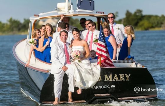 LUXURY YACHT RENTAL