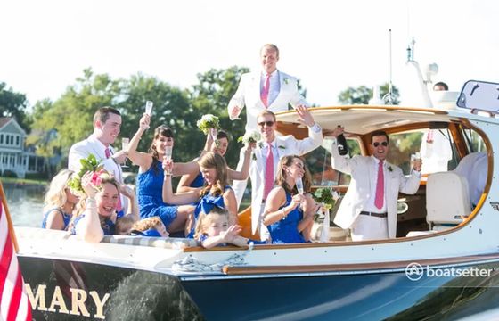 LUXURY YACHT RENTAL