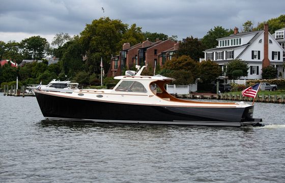 LUXURY YACHT RENTAL
