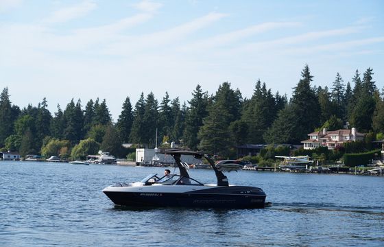 Malibu 23 LSV Wakesurf Boat – Lake Washington, No License Required