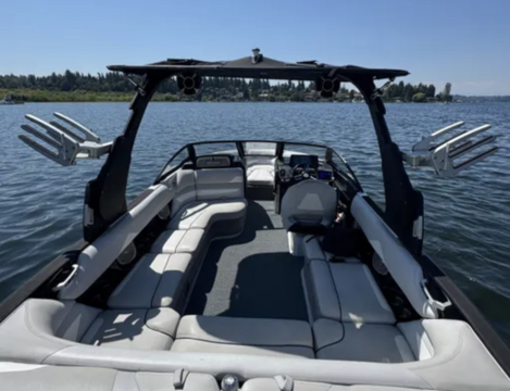 Malibu 23 LSV Wakesurf Boat – Lake Washington, No License Required