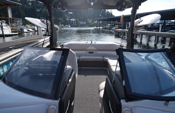 Malibu 23 LSV Wakesurf Boat – Lake Washington, No License Required