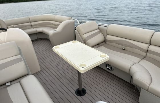 Northwoods Escape on Rabbit Lake - Pontoon