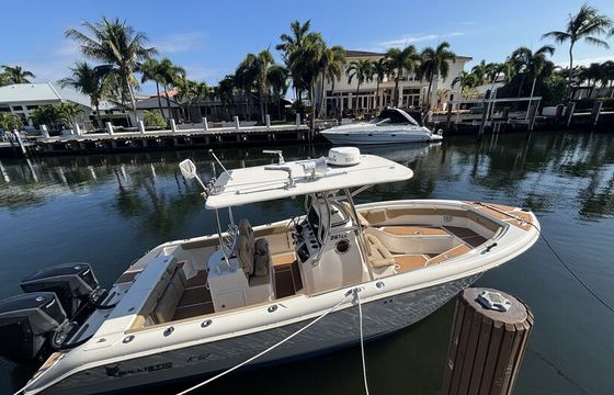27ft Center Console. Explore South Flordia!