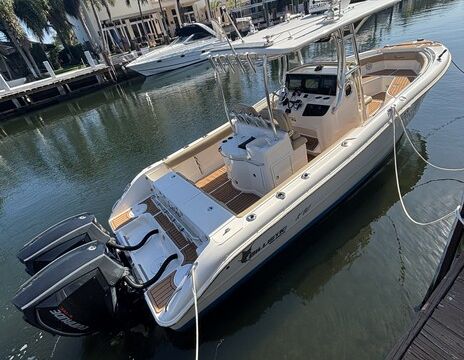 27ft Center Console. Explore South Flordia!