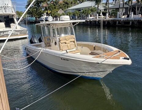 27ft Center Console. Explore South Flordia!