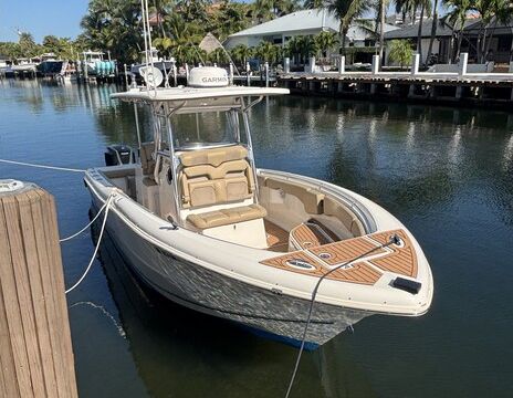 27ft Center Console. Explore South Flordia!