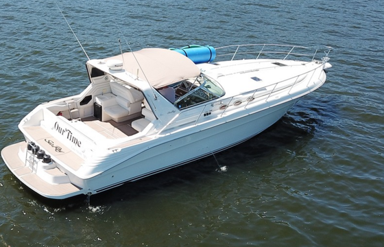 "Our Time" Yacht Charter at The Lake Of The Ozarks