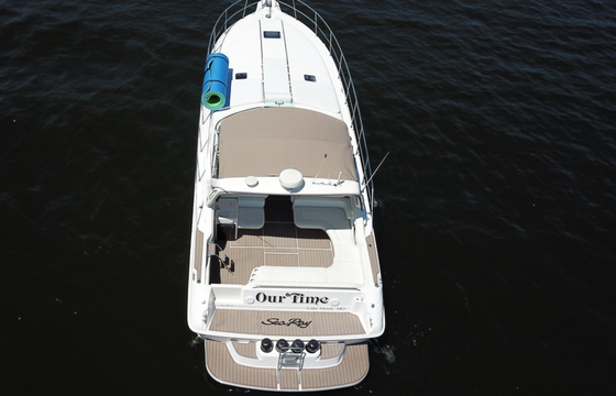 "Our Time" Yacht Charter at The Lake Of The Ozarks