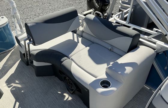 Brand-New 2025 Avalon LSZ Pontoon - Seats 12. Broken Bow Lake