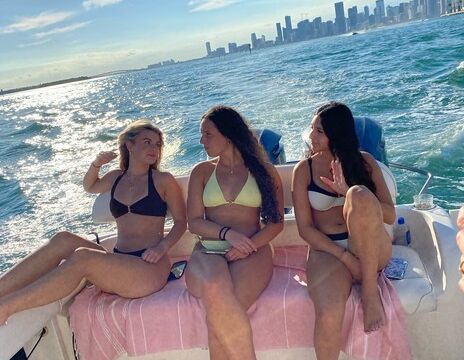 SEA MAVERICK 27’ | YOU DESIGN YOUR TOUR. ENJOY MIAMI WATER AND VIEWS