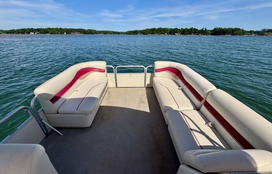 21' Sweetwater Pontoon Gas Included!