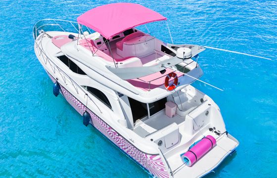 Enjoy MAXUM 46ft "Pink Lady" in Miami!