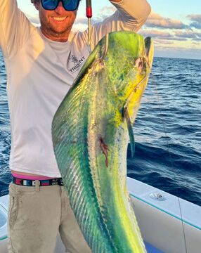 32' Contender — Private BVI and USVI Charters!