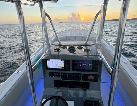 32' Contender — Private BVI and USVI Charters!