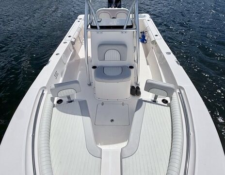 22' Sea Born Center Console — Perfect Sandbar and Fishing Boat