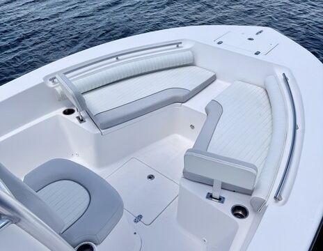 22' Sea Born Center Console — Perfect Sandbar and Fishing Boat