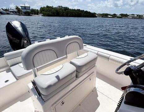 22' Sea Born Center Console — Perfect Sandbar and Fishing Boat