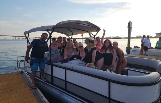 Encore Bentley 2023 — Family Fun Pontoon with 140HP