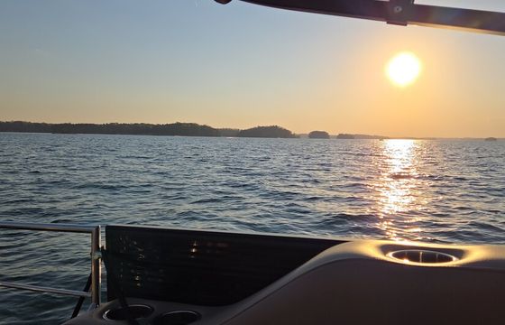 22' Tri-Toon (200hp Outboard)
