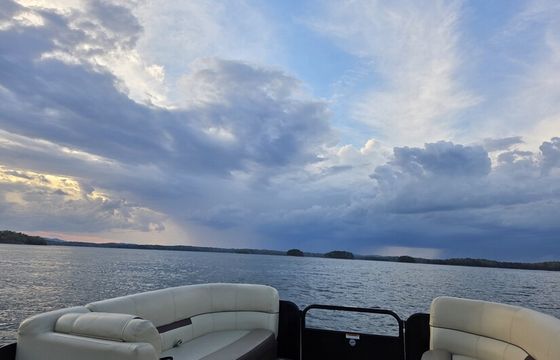 22' Tri-Toon (200hp Outboard)