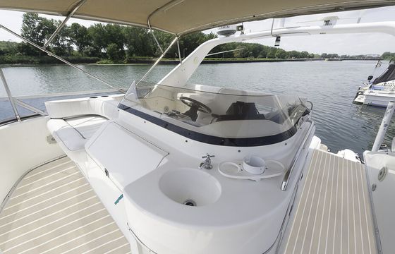 45ft Sea Ray Double Deck Motor Yacht