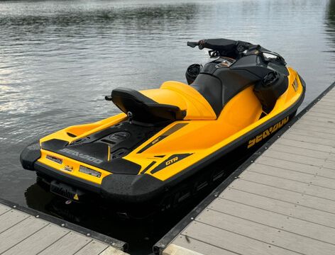 brand-new jet skis (kosher guide tour optional)