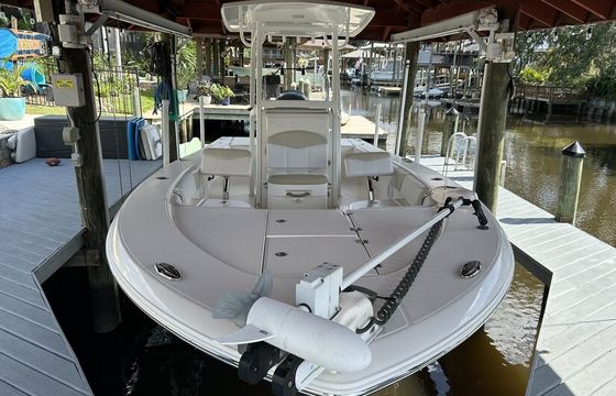 24’ Robalo Cayman 246