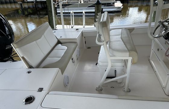 24’ Robalo Cayman 246
