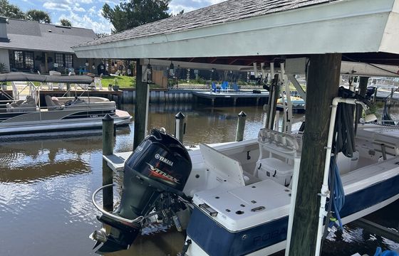 24’ Robalo Cayman 246