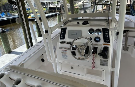 24’ Robalo Cayman 246