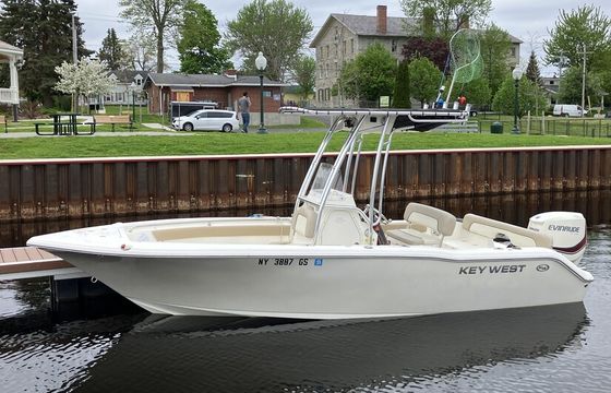 Sackets Harbor Cruises, Sightseeing, and Island Viewing Boat Trips