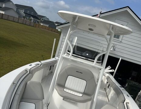 Cruise the Charleston harbor in a super clean 21ft Sea Pro