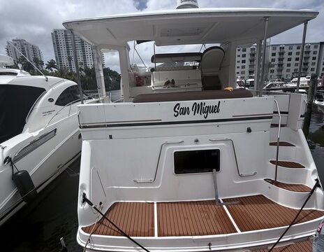 Miami luxury boat | sea ray 37 ft + captain included