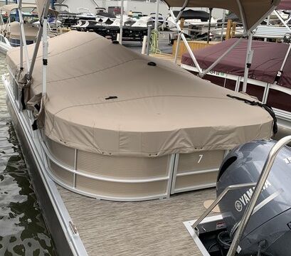 Weekly Rentals Only - 22' Tritoon Great shape and ready to go!
