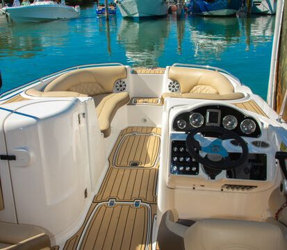 Hurricane 24’ – Miami Boat Adventure