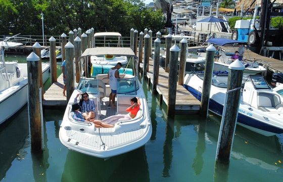 Hurricane 24’ – Miami Boat Adventure