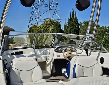 Awesome eighteen foot open bow bay liner, perfect for summertime, fun