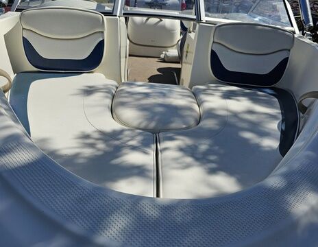 Awesome eighteen foot open bow bay liner, perfect for summertime, fun