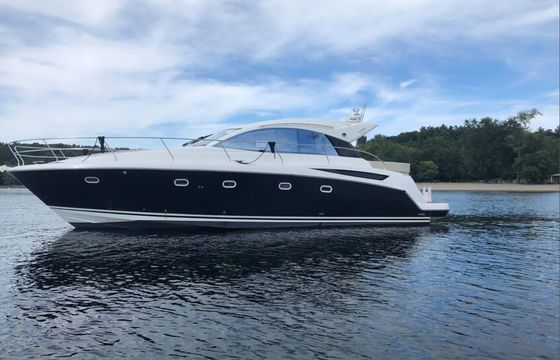 45' Prestige. Sailgate, Sunset Cruise, or an Intimate outing up to 8!!