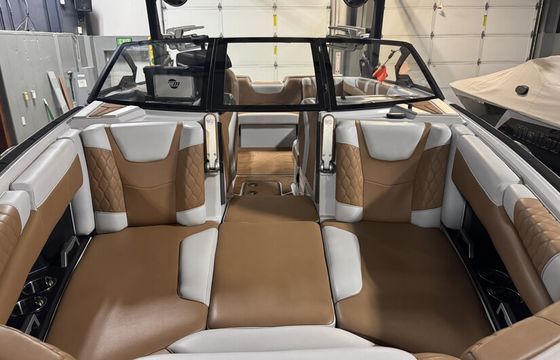 2023 Malibu M220
