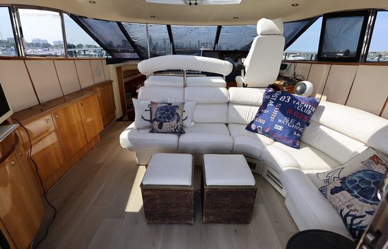 54ft Neptunus Express Cruiser Yacht - Chicago Yacht Experience