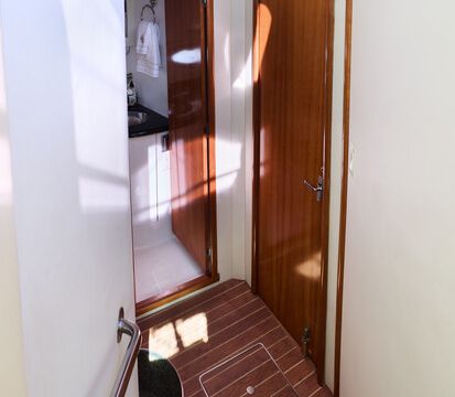Multi Level 47' Carver Yacht in Chicago, IL - MPY