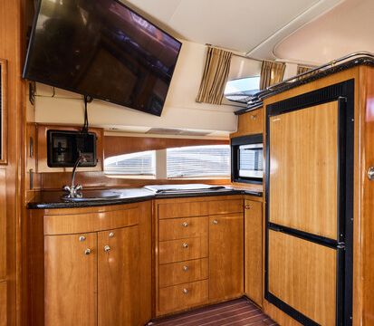 Multi Level 47' Carver Yacht in Chicago, IL - MPY