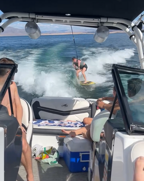 Beautiful Monterey 238 SS Surf boat