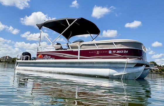 Family-Friendly Pontoon Cruises on Clear Lake – Captain Included