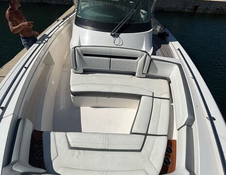 Ultimate speed, spacious comfort and elegant style... Best Time Ever!